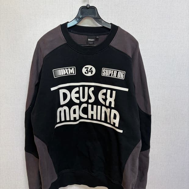 데우스 엑스마키나 맨투맨