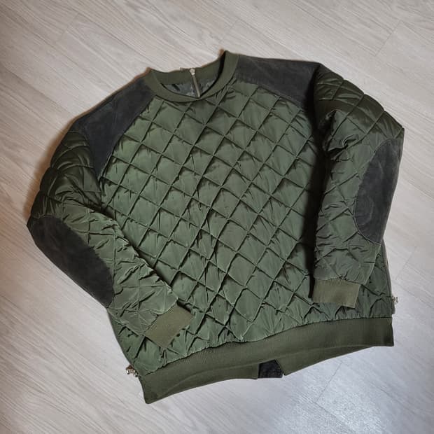 카키 퀼팅 맨투맨