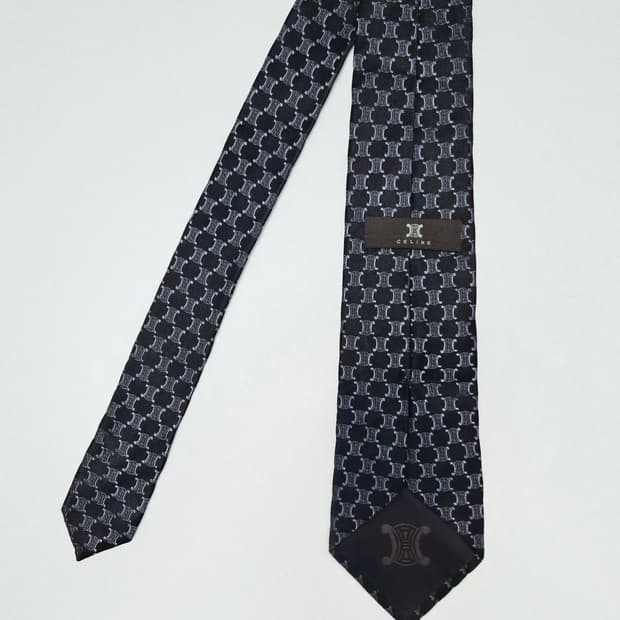 셀린느 트리오페 블랙 실크 넥타이