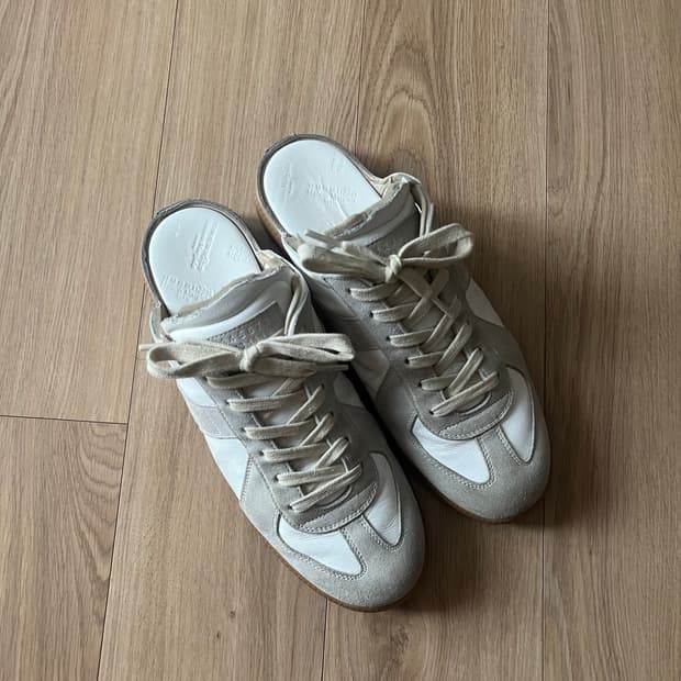 마르지엘라 독일군 컷아웃 뮬 스니커즈 41(260)