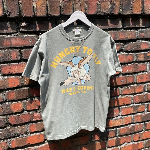 토이즈맥코이 WILE E.COYOTE "HUNGRY TO FLY" 티셔츠