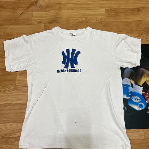 네이버후드 티셔츠