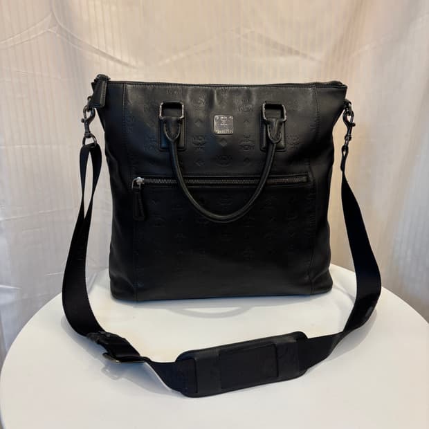 정품 MCM 남성 가죽 토트 크로스백    