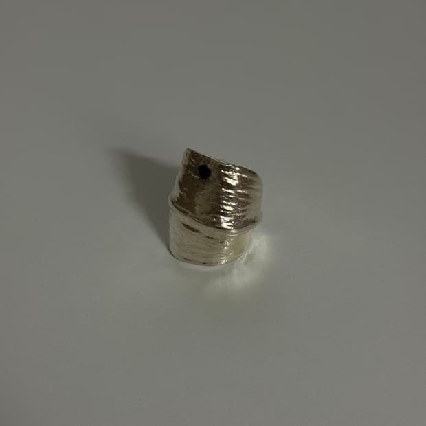 Ae leaf bold ring