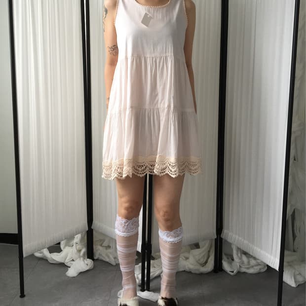 Crochet trimming layer sleeveless onepie