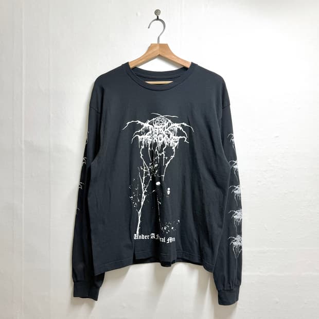 빈티지 00s Dark Throne 티셔츠