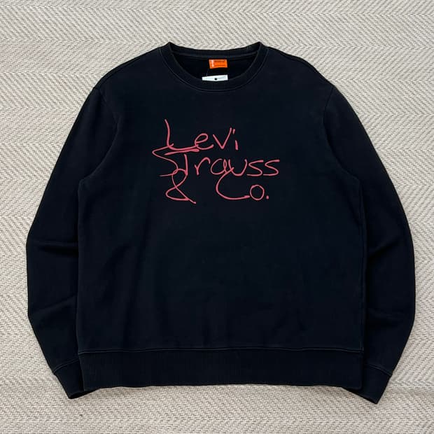 리바이스 오렌지탭 맨투맨 r3434