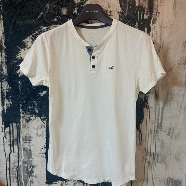 Hollister Henly t-shirt 