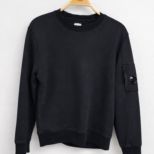 [L] cp컴퍼니 맨투맨 급처합니다