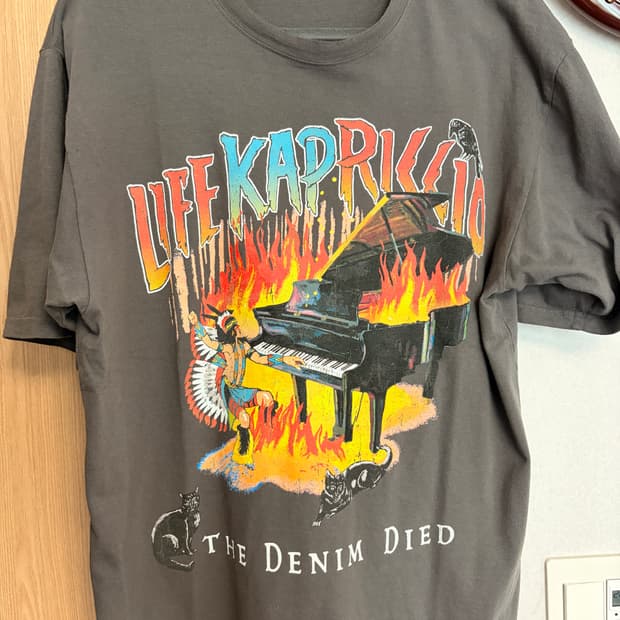 캐피탈 반팔 티셔츠