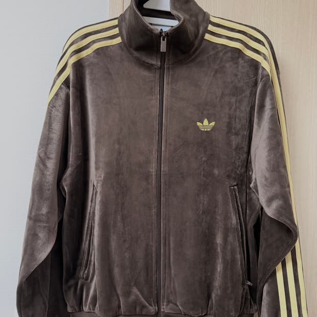 아디다스 벨루어 트랙탑 XS 브라운 KD9373