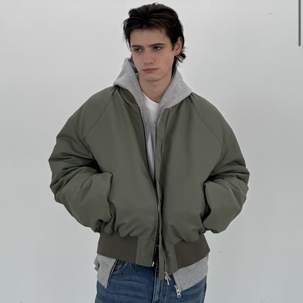 [M] 준느 25fw j48 나일론 패디드 봄버 카키