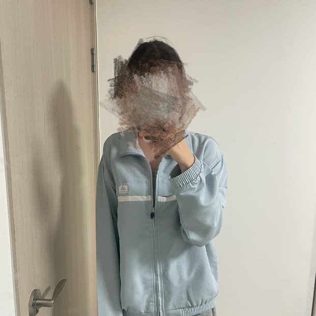 아디다스 하늘색 바람막이