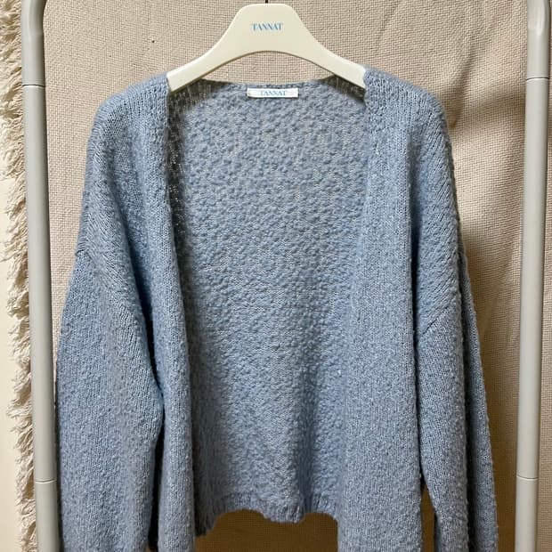 타낫 플러피 숏 가디건 스카이블루