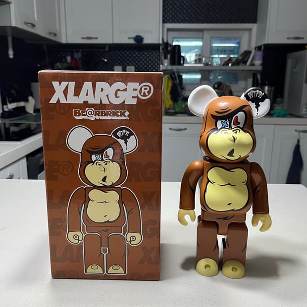 베어브릭 400% XLARGE 2010 WTF?!