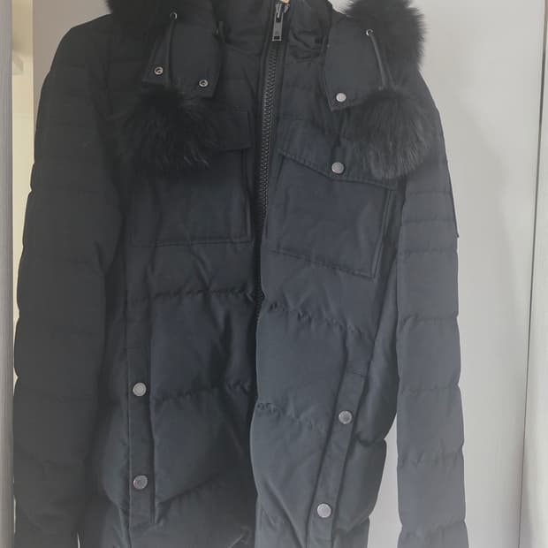 ✔️ 무스너클(Moose Knuckles)  L 사이즈 패딩입니다.