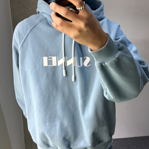 써네이 22SS 클래식 로고 후드티