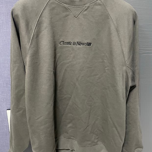 뉴발란스 맨투맨 100