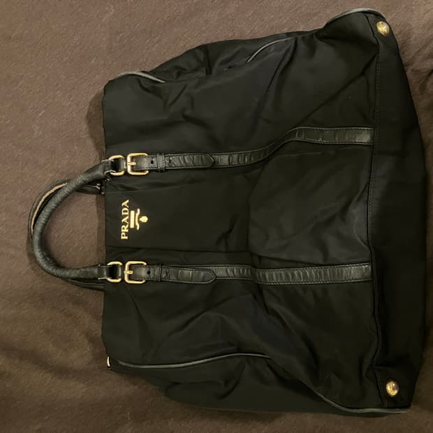 프라다 테수토 토트백 판매합니다