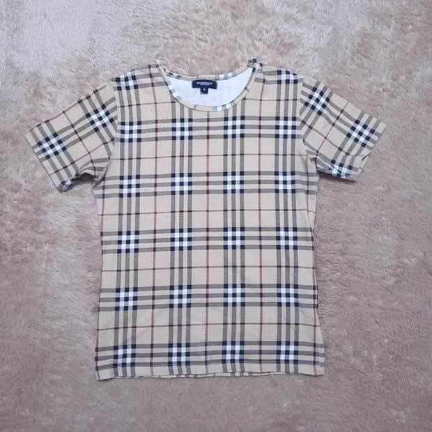 Burberry 여 반팔 티 M 0420