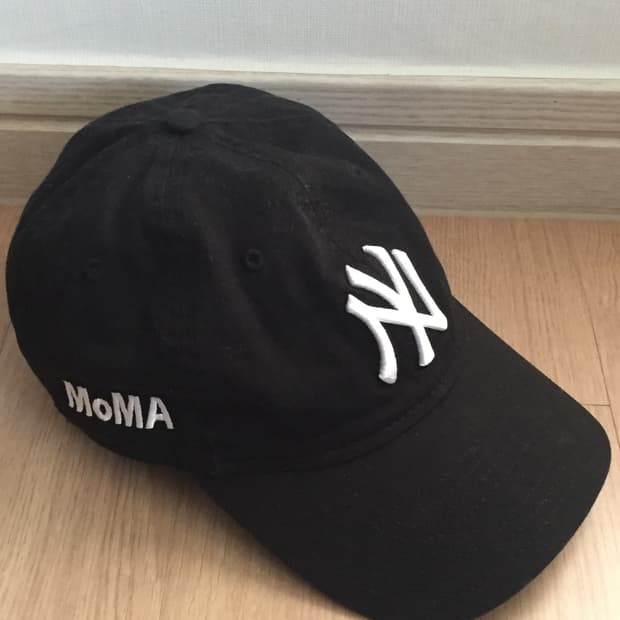 뉴에라x모마 볼캡