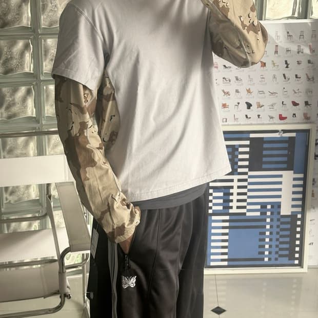 PANELED LAYERD SLEEVE 패널 레이어드 소매 티셔츠