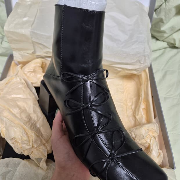 퍼버즈)UNTISHOLD Rina-5 블랙앵클부츠