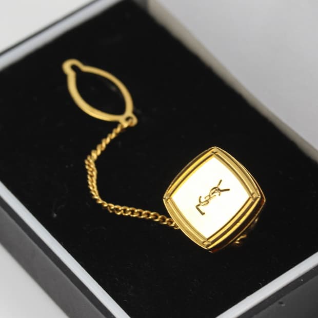 입생로랑 A-등급 남자 명품 뱃지 핀 포인트 빈티지