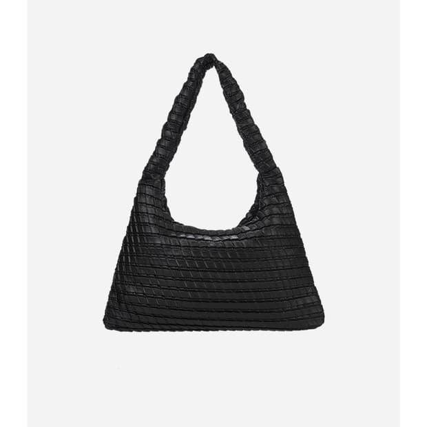 콰니 kwani textured hobo bag 블랙