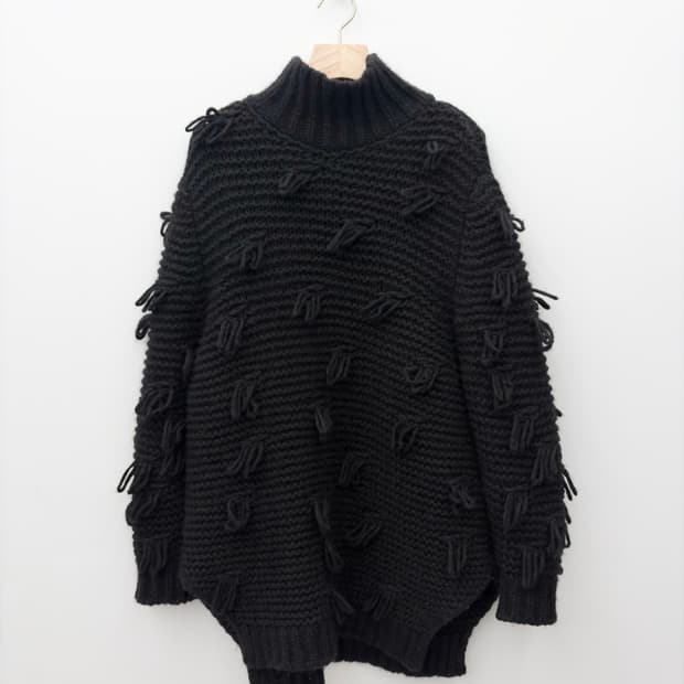 TUFT CHUNKY KNIT SWEATER