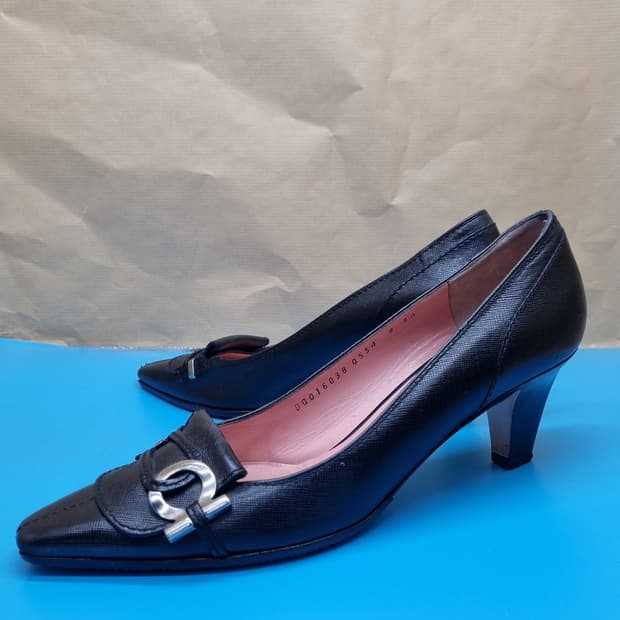 페라가모 펌프스245 굽6