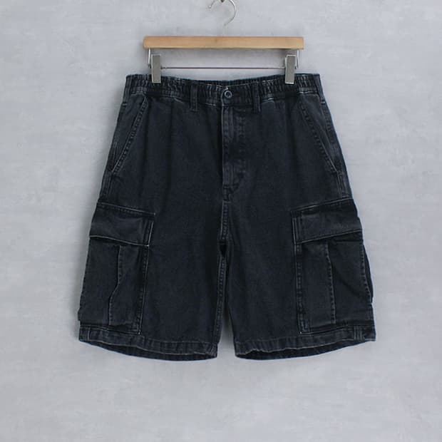 GU _ wahsed black cargo shorts