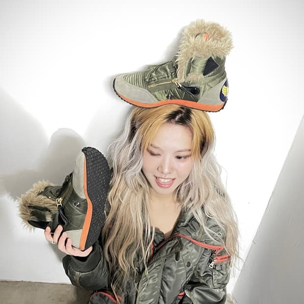 캐피탈 퍼 디테일 ma-1 스니커즈