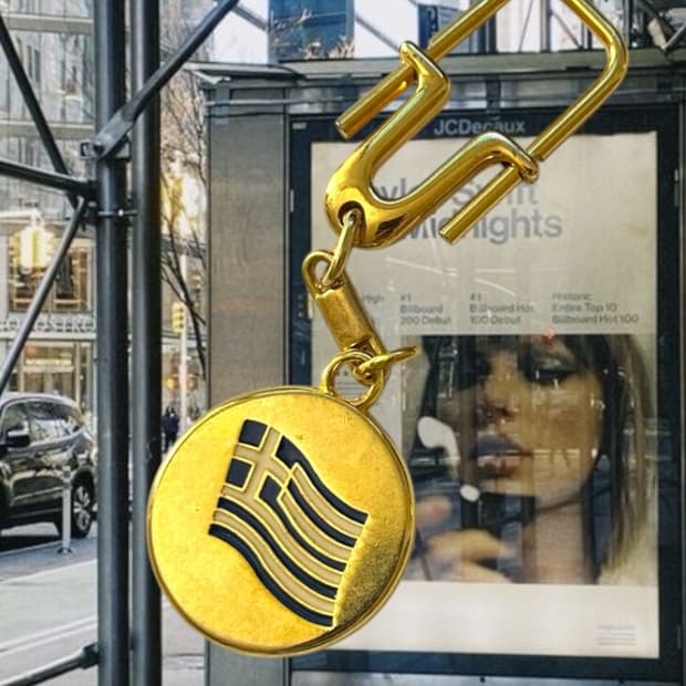 Vintage 90s Keyring