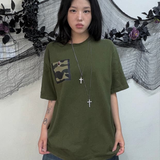 Bape 카키 카모 포켓 오버 반팔 탑