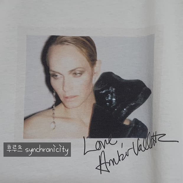 생로랑 Amber valletta 포토 티셔츠