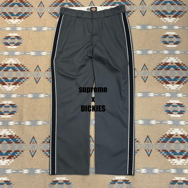 [34] 슈프림 x 디키즈 스트라이프 874 워크 팬츠 차콜