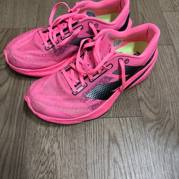 뉴발란스 레벨v4 270사이즈 판매합니다 (발볼 D)