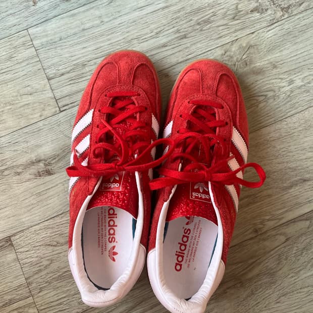 아디다스 가젤 인도어 스칼렛