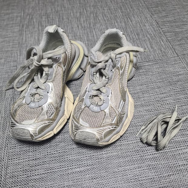 발렌시아가 3xl 에그쉘 스니커즈 40