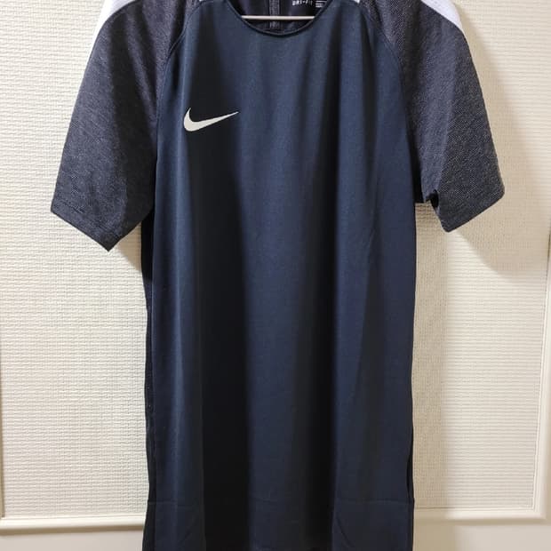 NIKE 나이키 DRI-FIT 반팔 티셔츠 맨투맨 S 사이즈