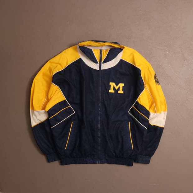 90's USA 컬리지 나일론 바람막이 A1380