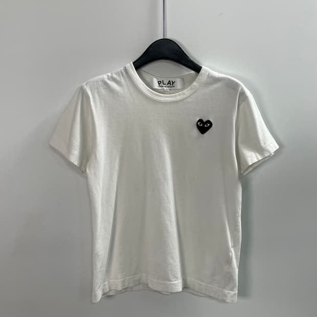 꼼데가르송 우먼스 와펜 반팔티 (on.896)