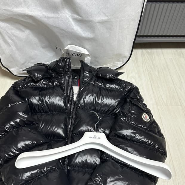 [새 상품급] 24FW 몽클레어 마야 (1사이즈)