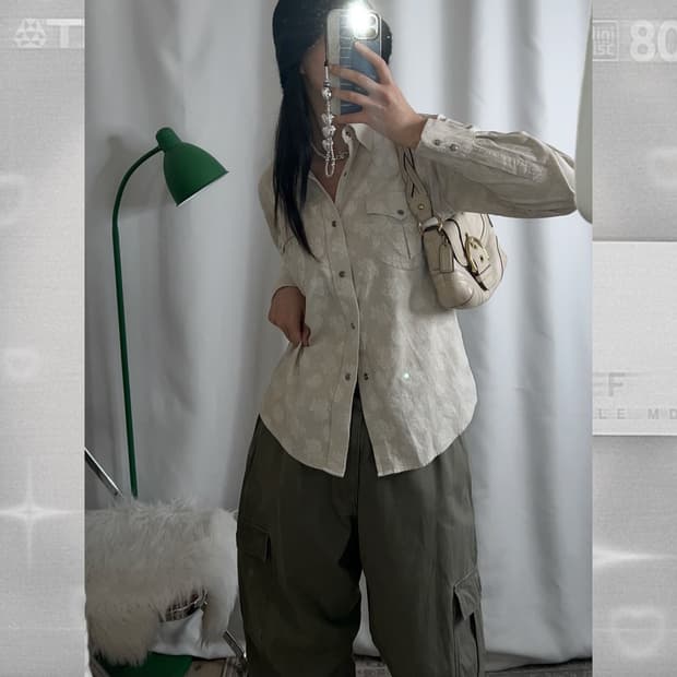 아이보리 코듀로이 플라워 셔츠