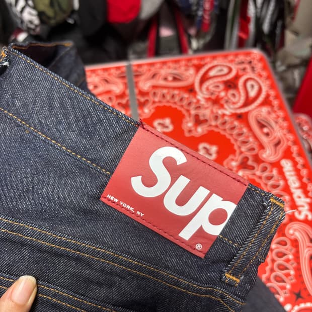 [32] 슈프림 리지드 루즈 핏 셀비지 진 리지드 인디고 24FW