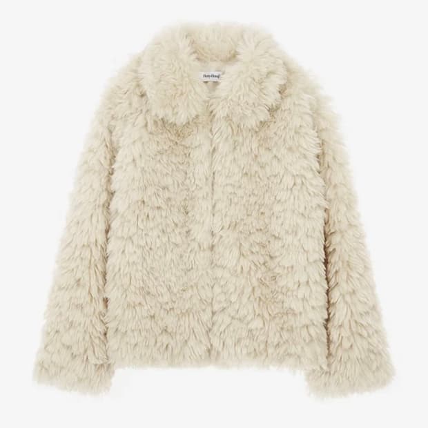 베티붑 플러피 카라 퍼자켓 아이보리