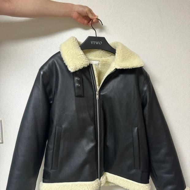 한번도 안입은 무스탕팝니다