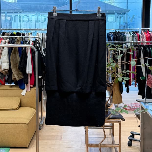 드리스 반 노튼 블랙 밴딩 미디스커트 