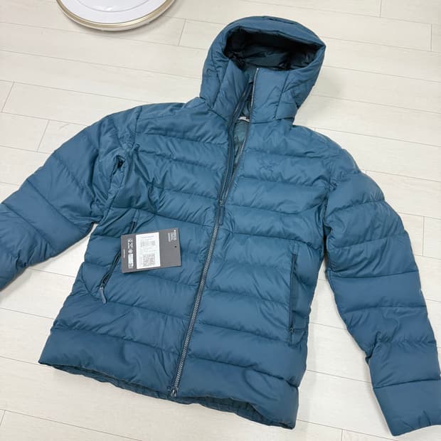 아크테릭스 토륨 25fw M 사이즈  구매내역 있으니 국내 A/S 당연하